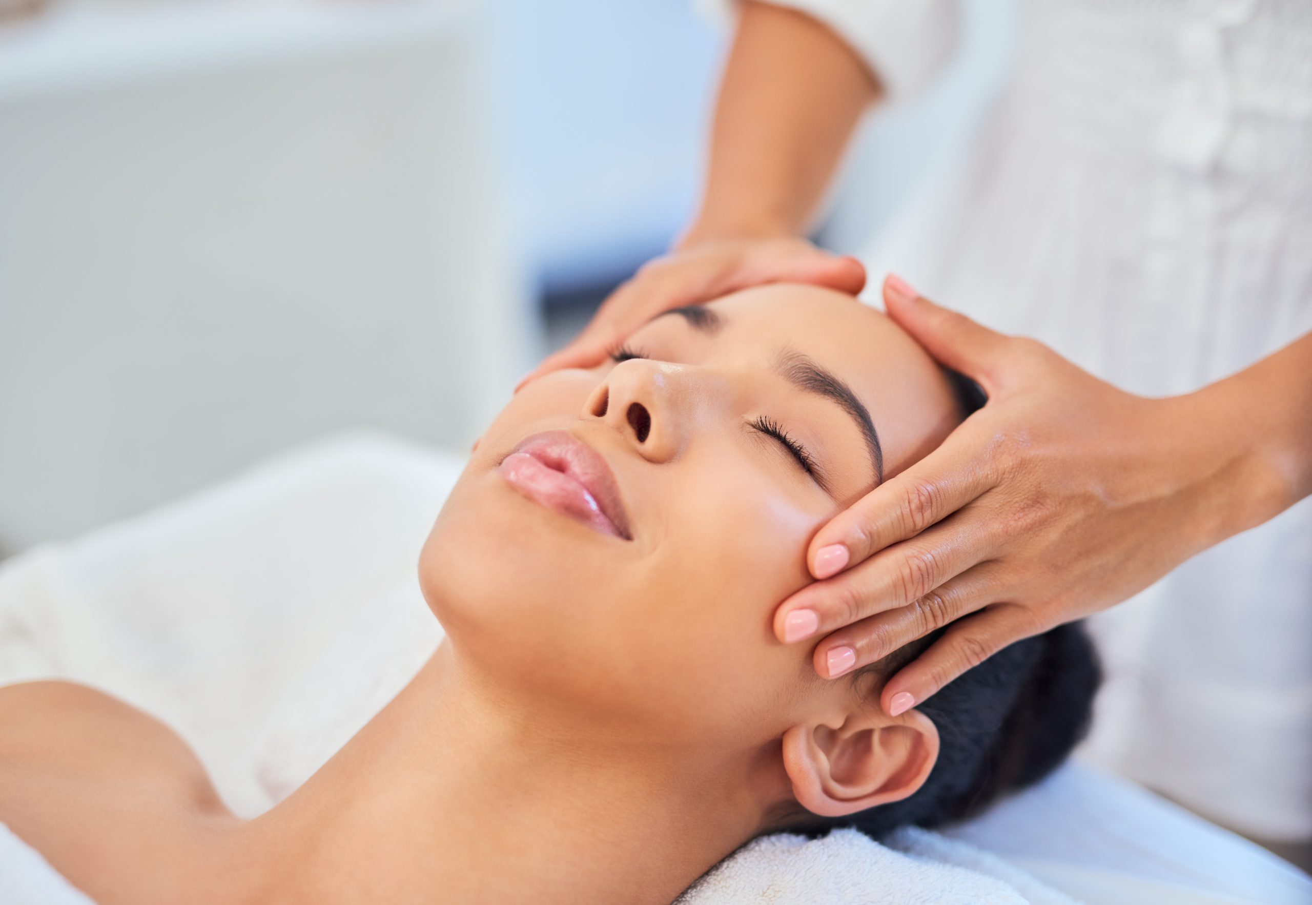 THAI HEAD MASSAGE